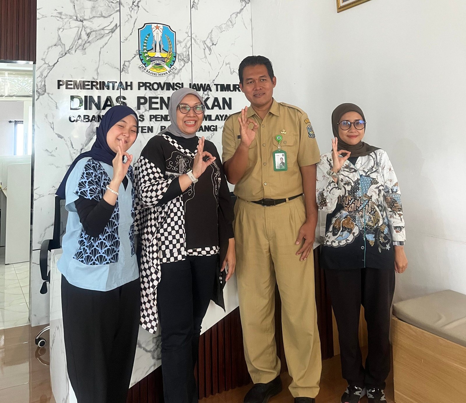 bersama-Pak-Agung-edited-scaled.jpg